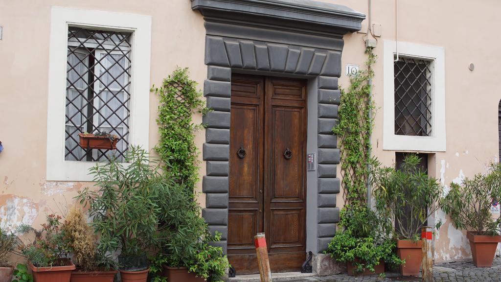 Domus Corsini Pensión Roma